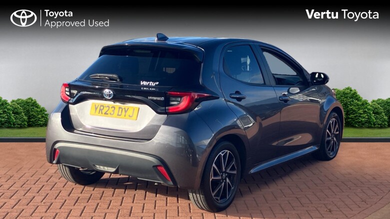 Toyota Yaris 1.5 Hybrid Design 5dr CVT Hybrid Hatchback